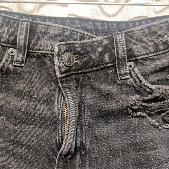 American Eagle Women's Size 4 Distressed Black/Gray Cut Off Stretch Jean Shorts - Picture 2 of 7